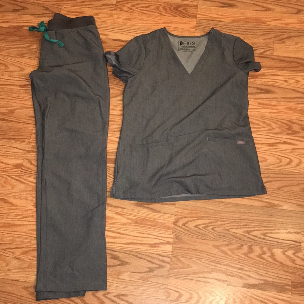 FIGS SCRUBS TOP AND BOTTOM